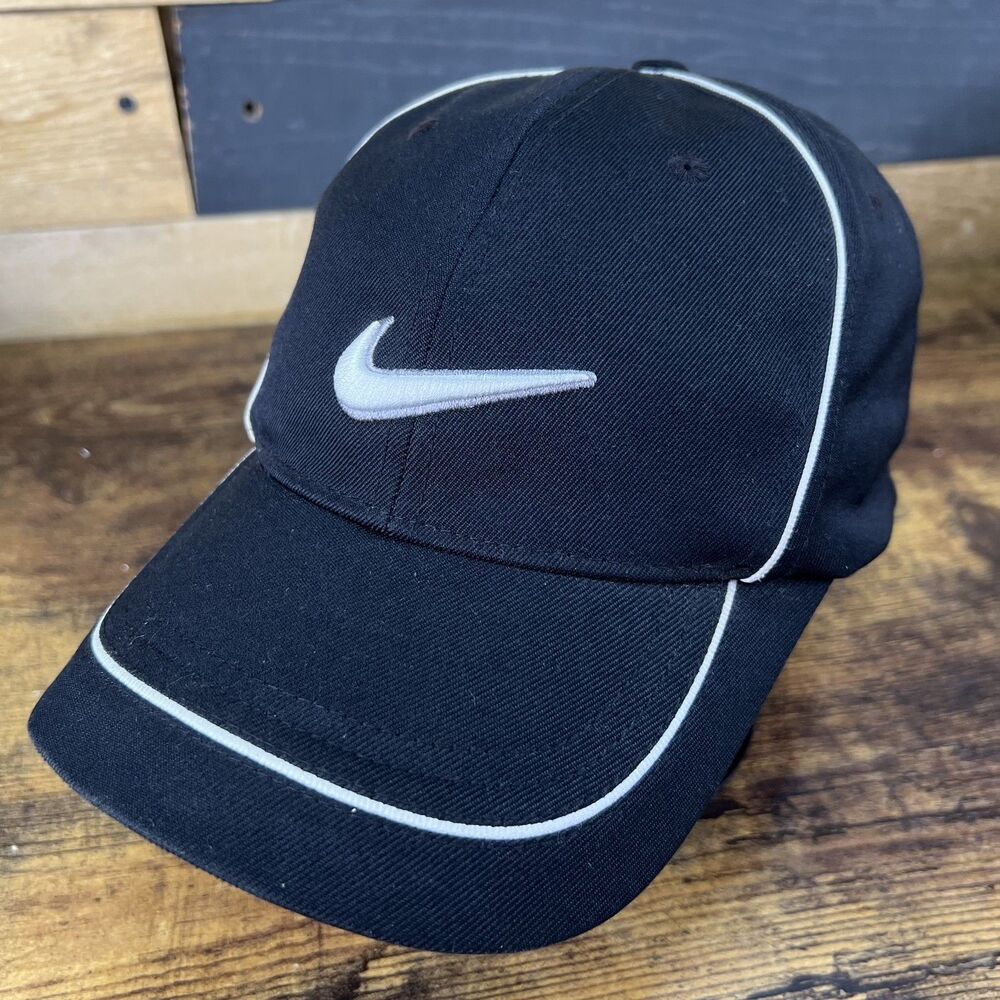 Nike Golf Black Embroidered Fitted Hat Baseball Cap (L/XL)